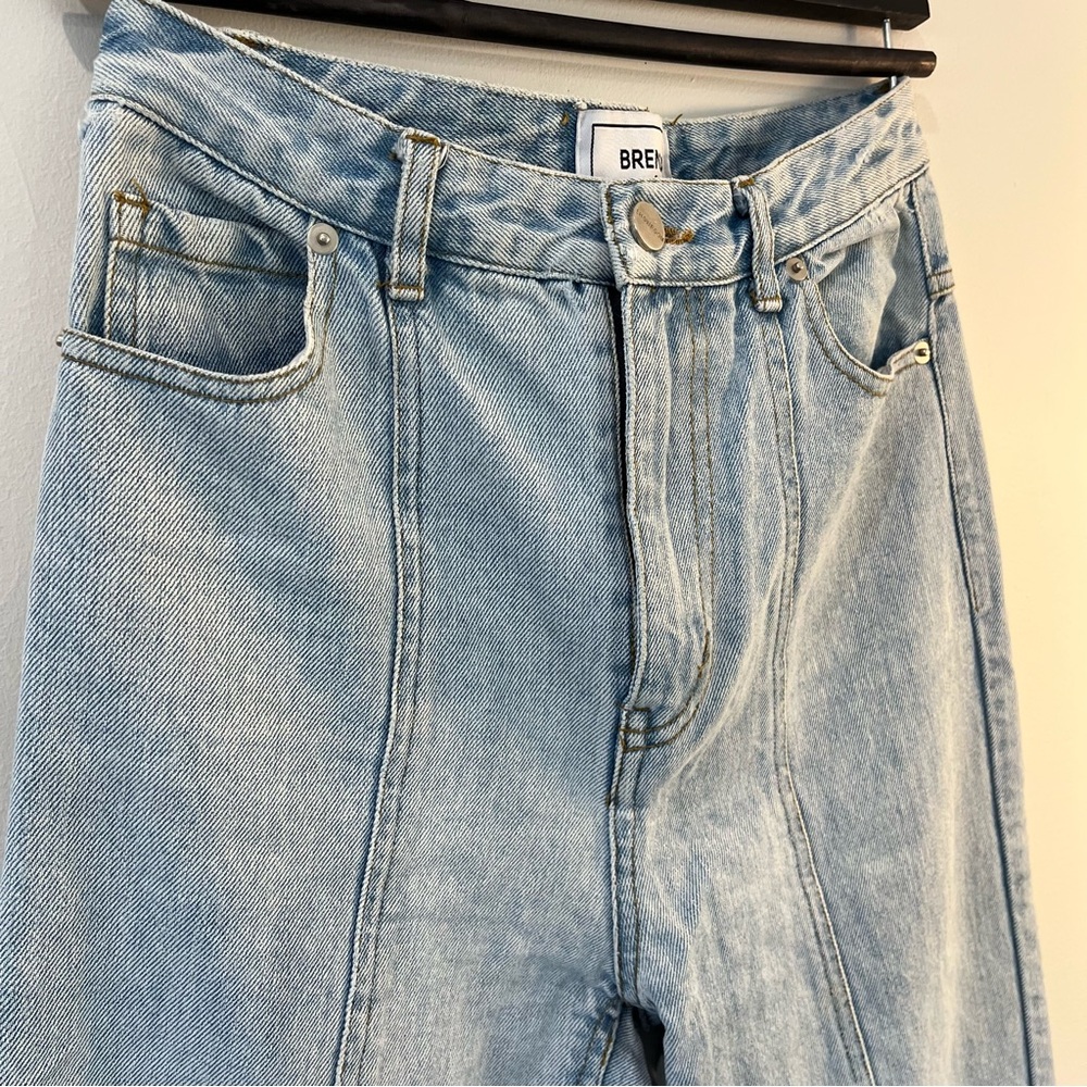 Women's Light Blue Wash Jeans, Size S, very good condition.
